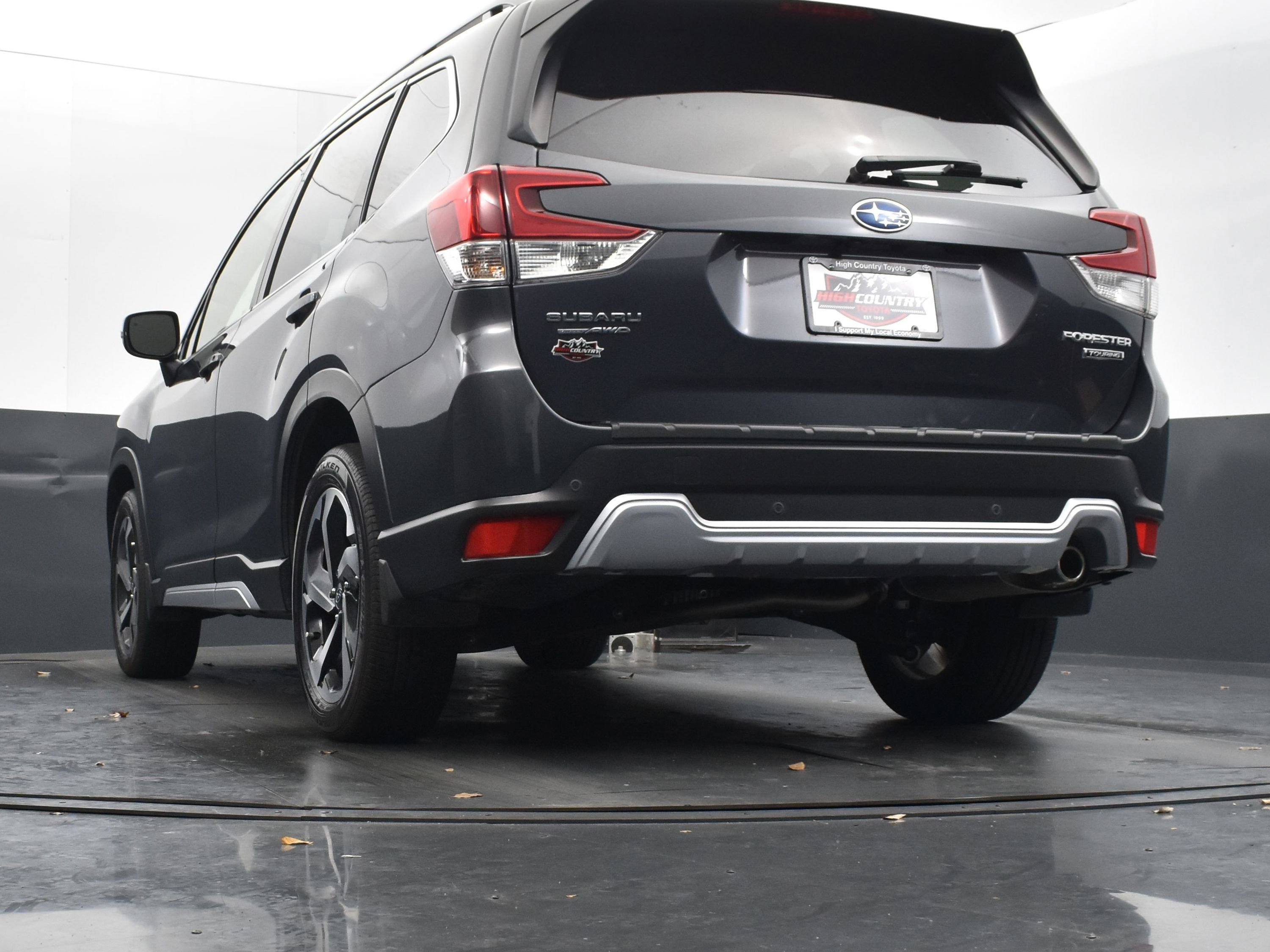 Used 2024 Subaru Forester Touring w/ Pop Package 2 image 39