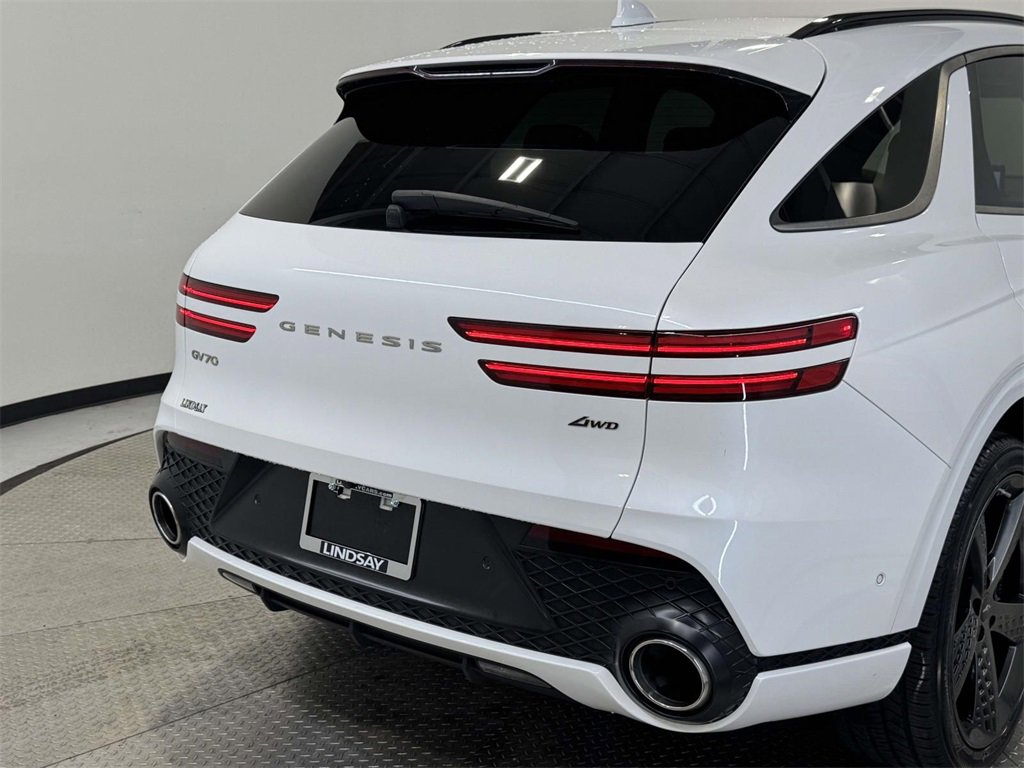 Used 2023 Genesis GV70 2.5T w/ Sport Prestige Package image 8