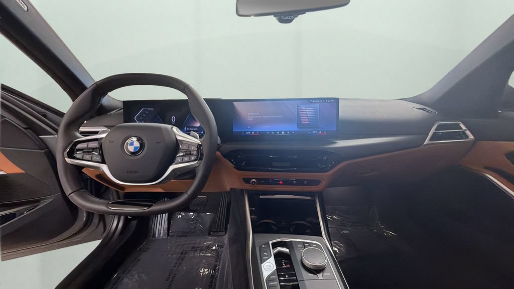 Used 2025 BMW 330i xDrive Sedan AWD/4WD image 10