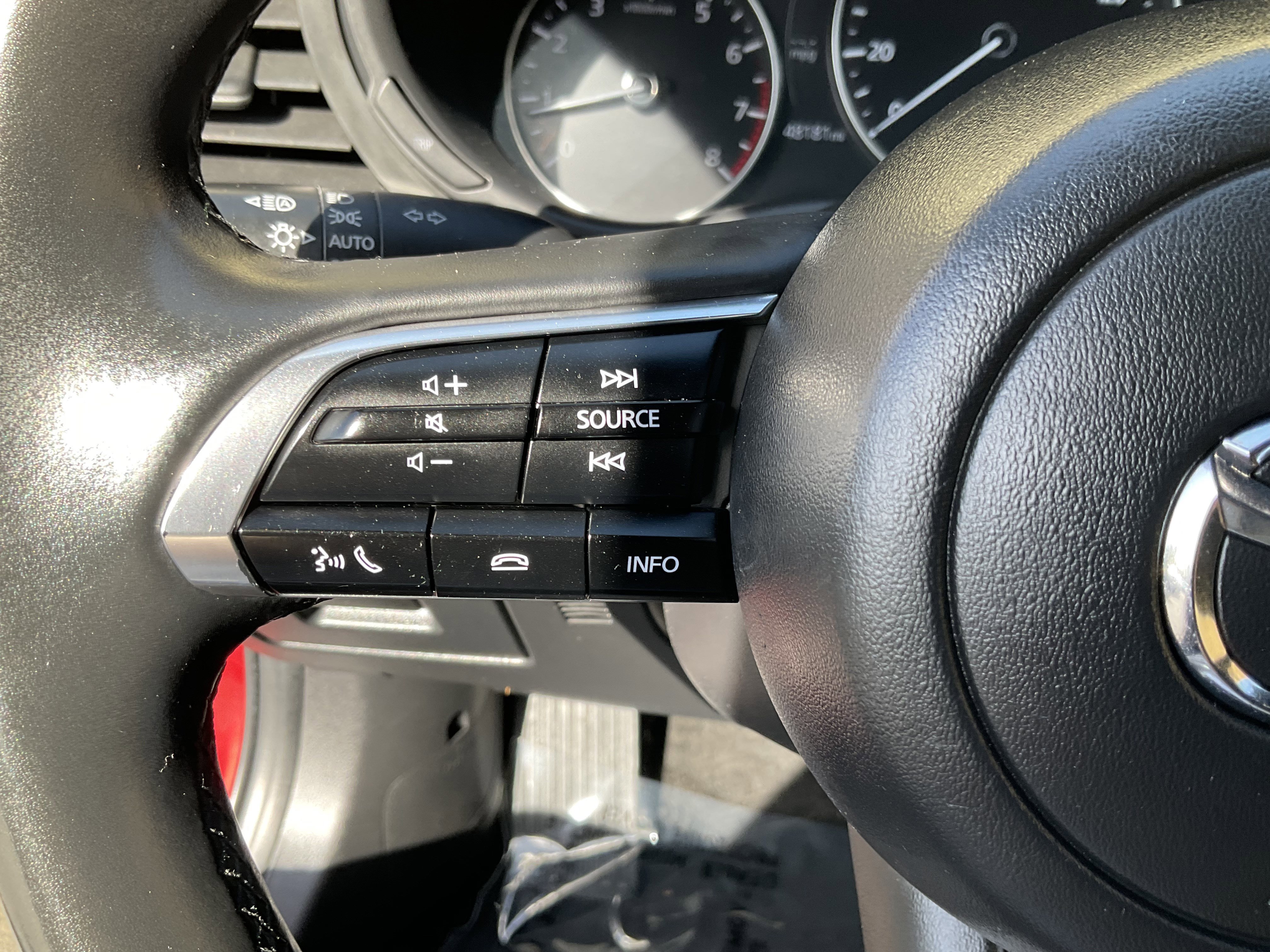 Used 2024 MAZDA MAZDA3 s FWD image 30