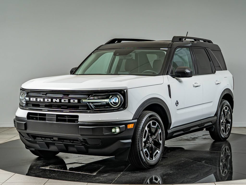 Used 2023 Ford Bronco Sport Outer Banks w/ Tech Package AWD/4WD image 1