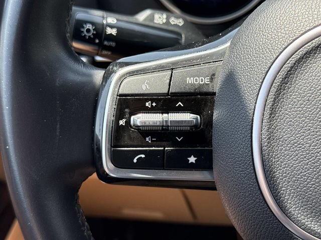 Used 2024 Kia Carnival LX FWD image 24