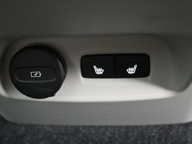 Used 2023 Volvo XC40 B5 Plus w/ Driver Assist Package image 34