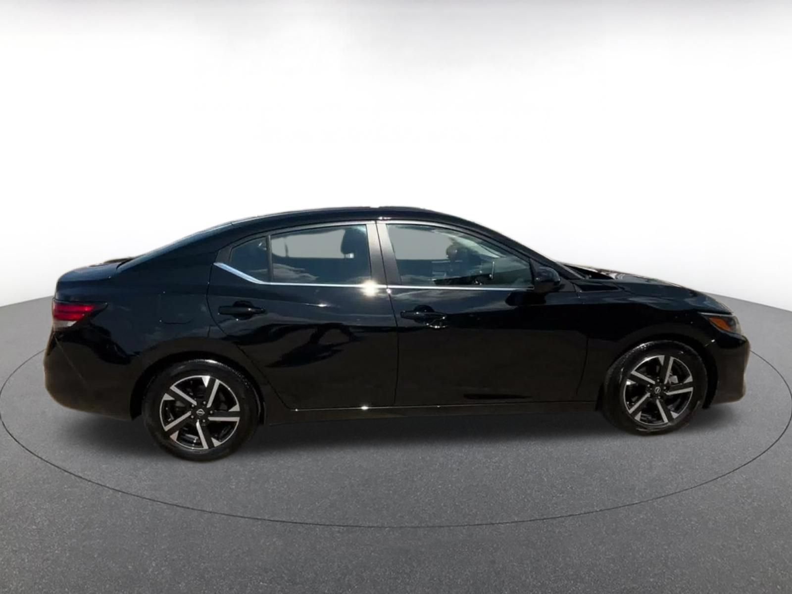 Used 2025 Nissan Sentra SV FWD image 13