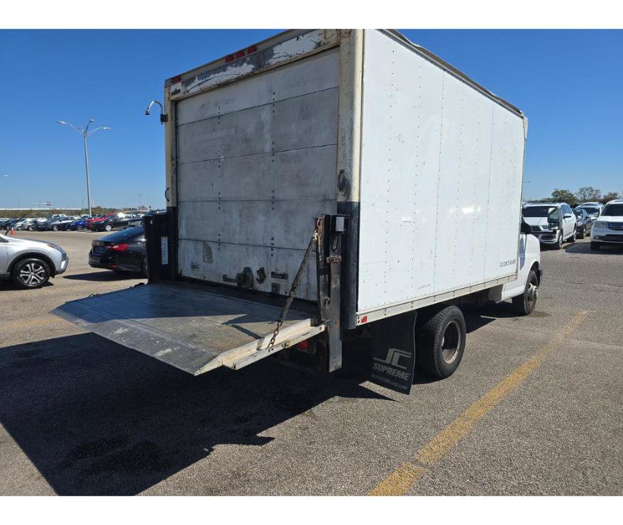 Used 2008 Chevrolet Express 3500 image 4