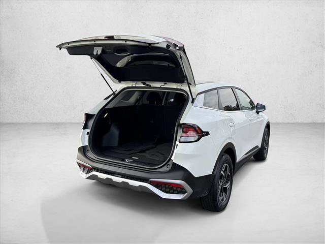 Used 2024 Kia Sportage LX image 7