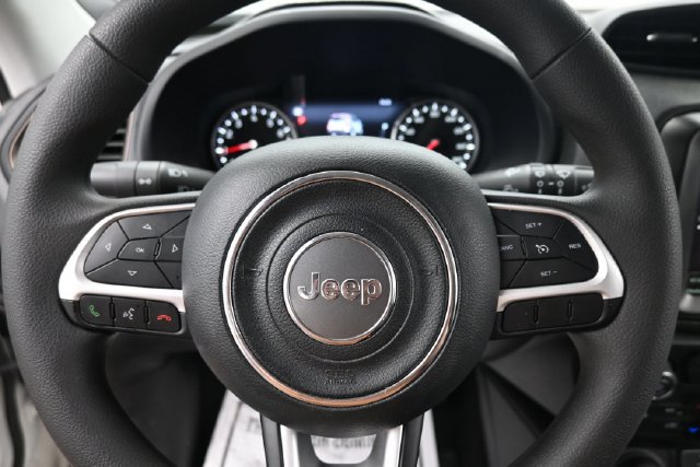 Used 2023 Jeep Renegade Latitude AWD/4WD image 14