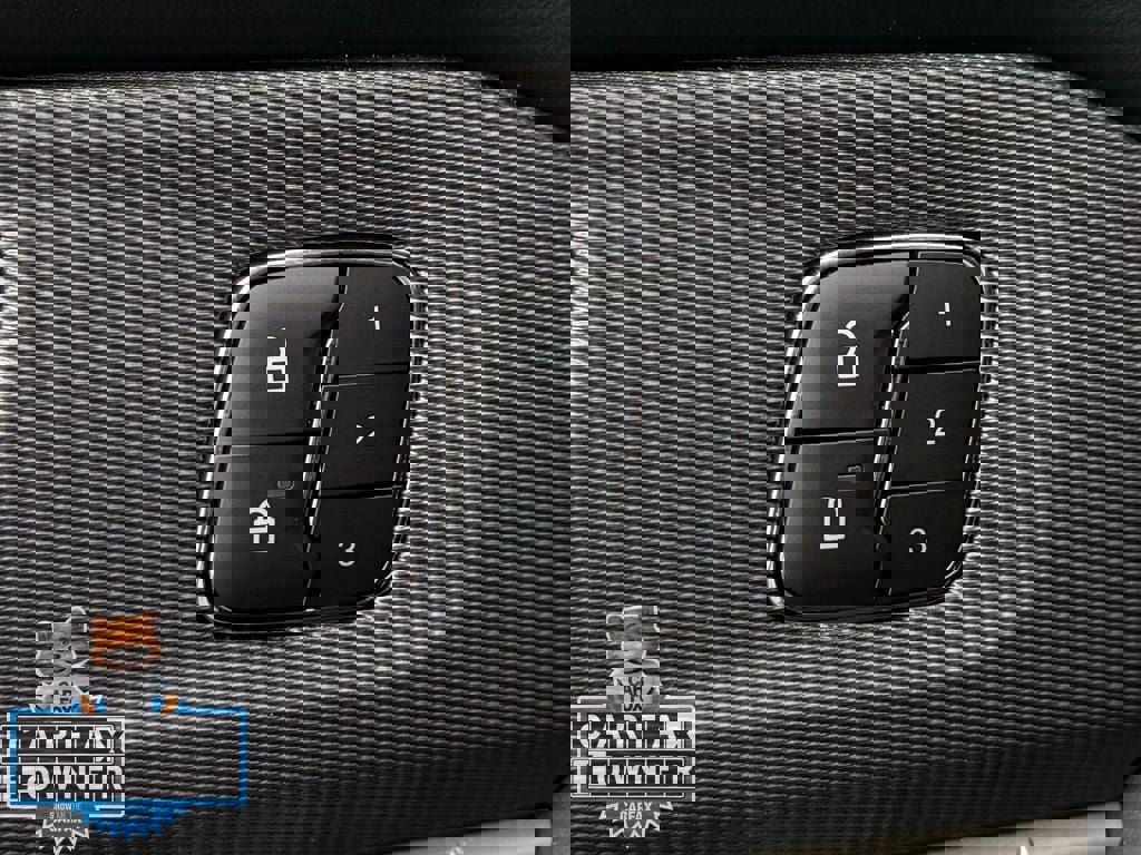 Used 2025 Ford Explorer ST w/ Sun And Sound Package image 30