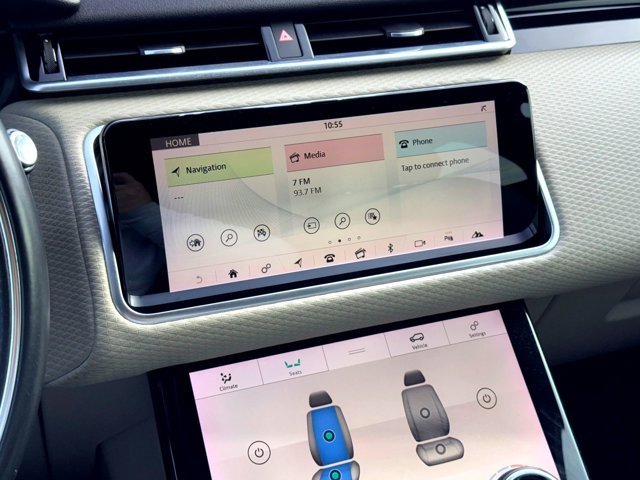 Used 2018 Land Rover Range Rover Velar R-Dynamic SE image 32