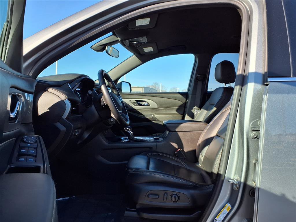 Used 2023 Chevrolet Traverse LT w/ LPO, Floor Liner Package image 24