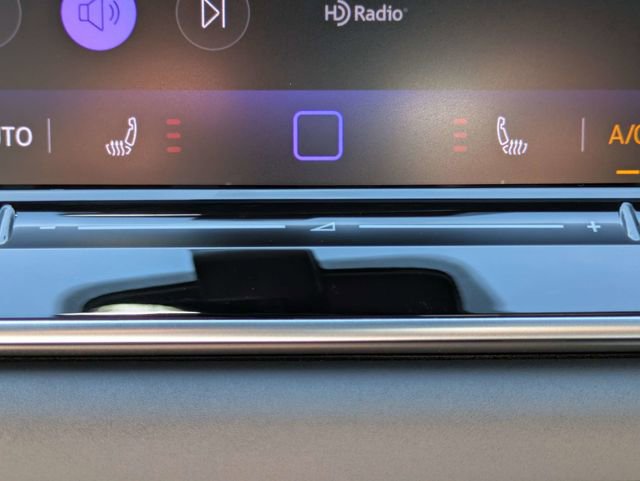 New 2026 Volkswagen Tiguan SE R-Line FWD image 24