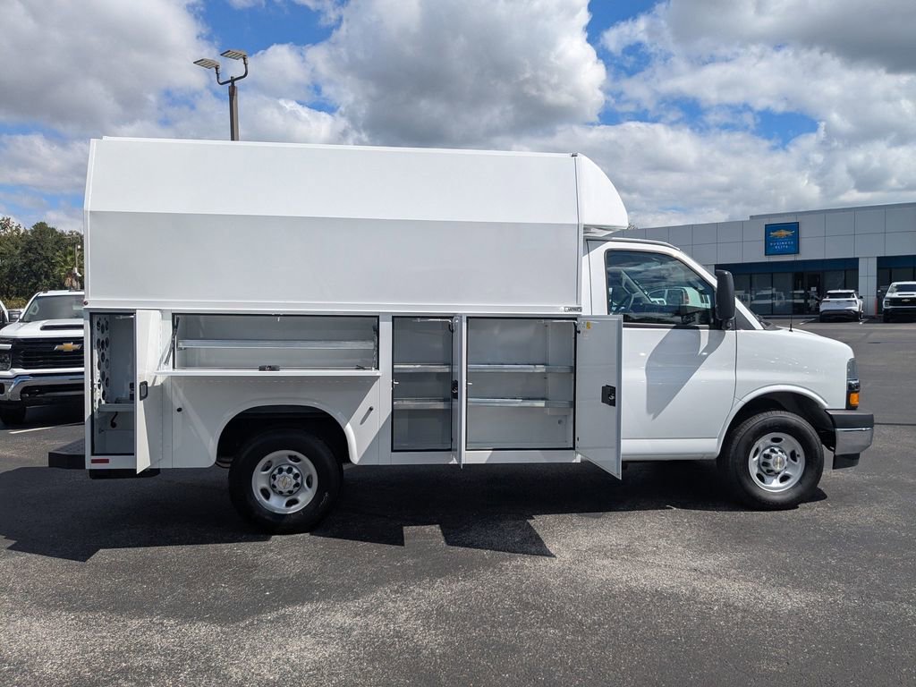 New 2025 Chevrolet Express 3500 w/ Power Convenience Package image 20