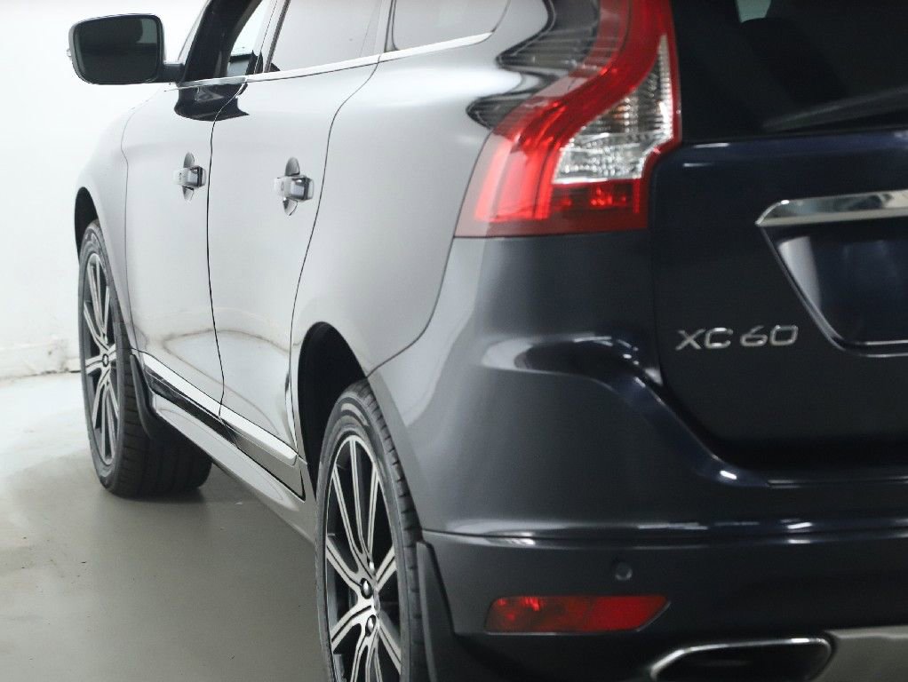 Used 2017 Volvo XC60 T6 Inscription w/ Climate Package image 42