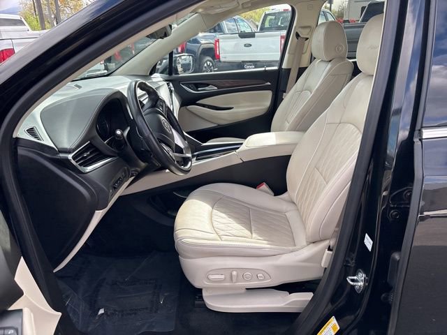 Used 2023 Buick Enclave Avenir image 5