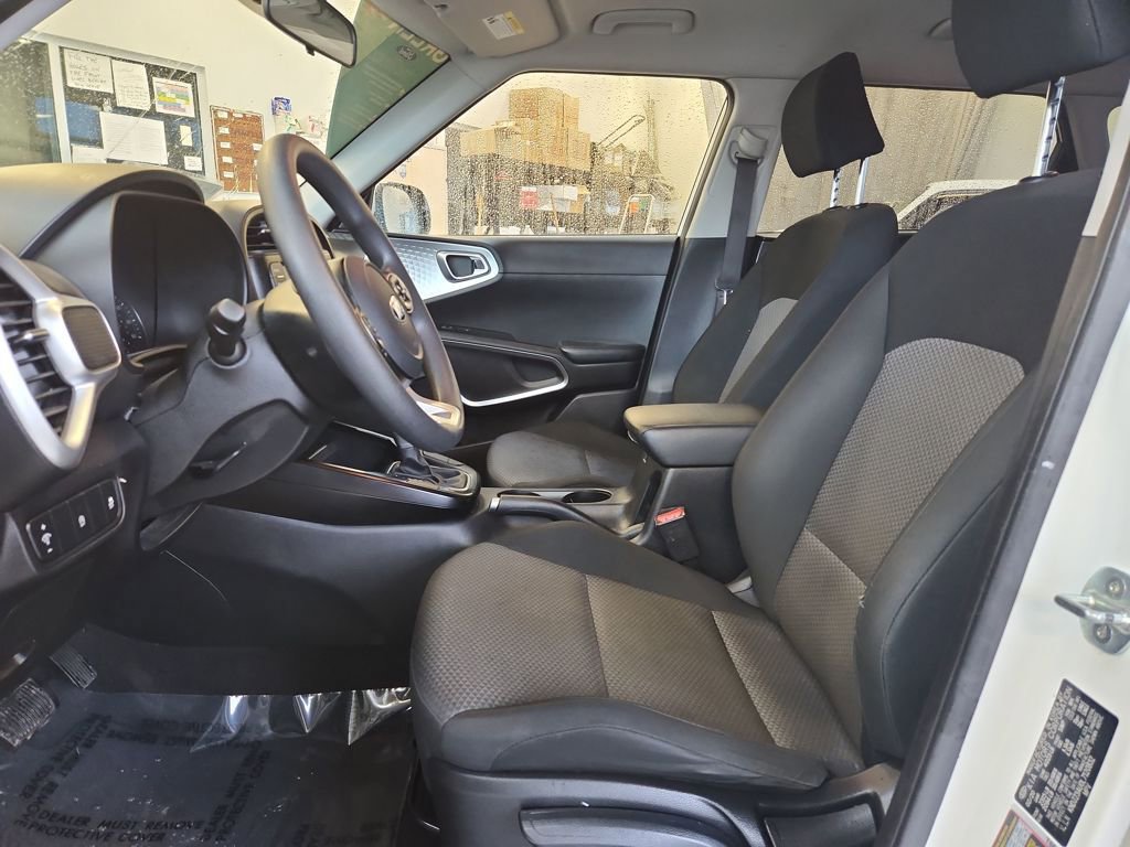 Used 2020 Kia Soul LX image 5