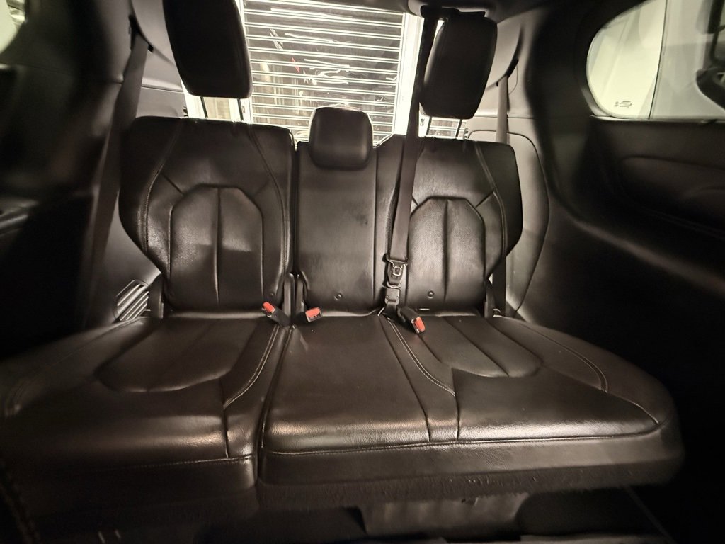 Used 2021 Chrysler Pacifica Touring-L w/ Uconnect Theater Family Group image 23