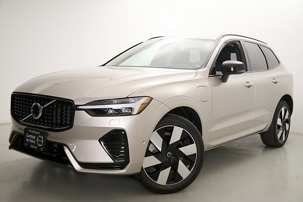 Certified 2025 Volvo XC60 T8 Plus w/ Protection Package Premier AWD/4WD image 2