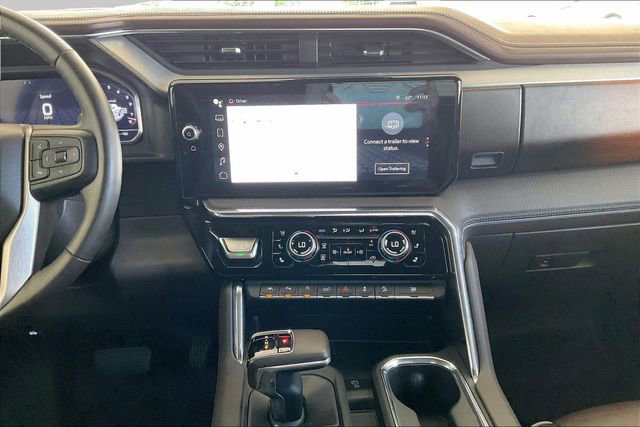 Used 2024 GMC Sierra 1500 Denali w/ Technology Package AWD/4WD image 9