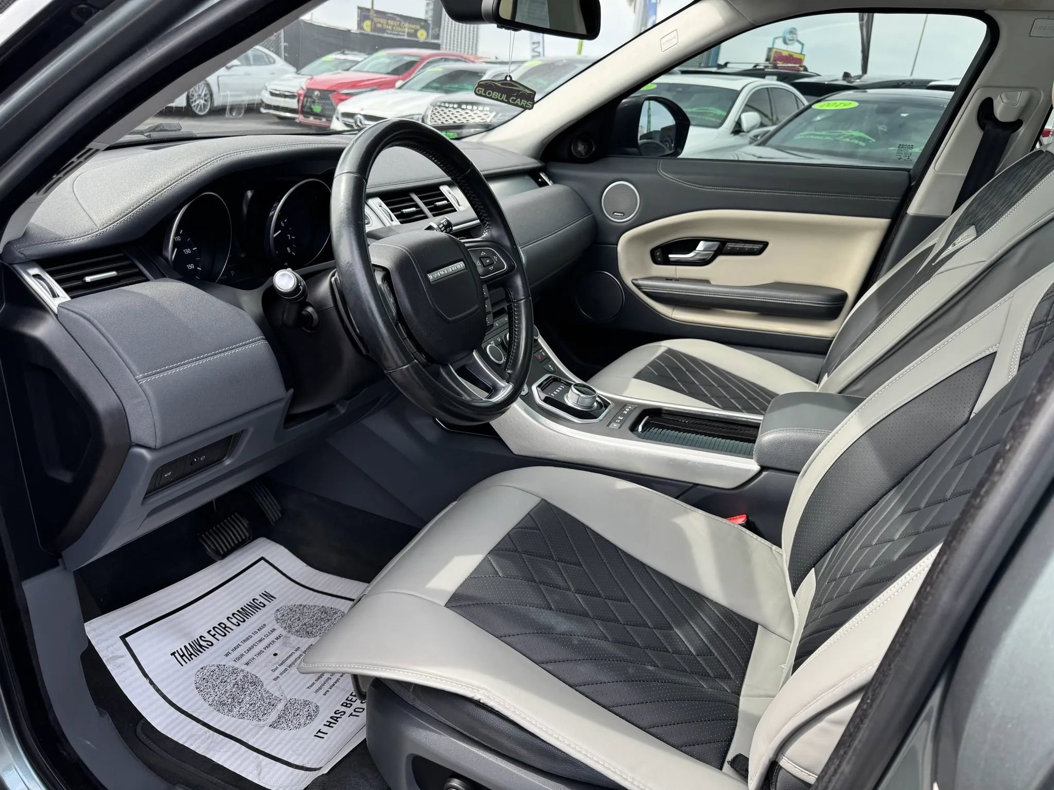 Used 2016 Land Rover Range Rover Evoque SE Premium image 10