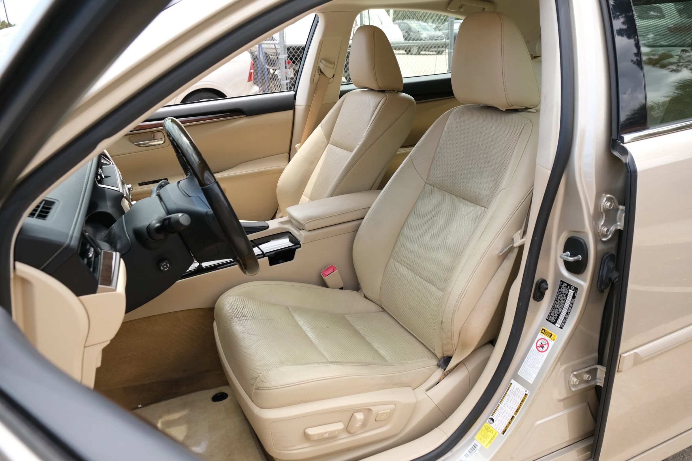 Used 2014 Lexus ES 350 w/ Luxury Package FWD image 9