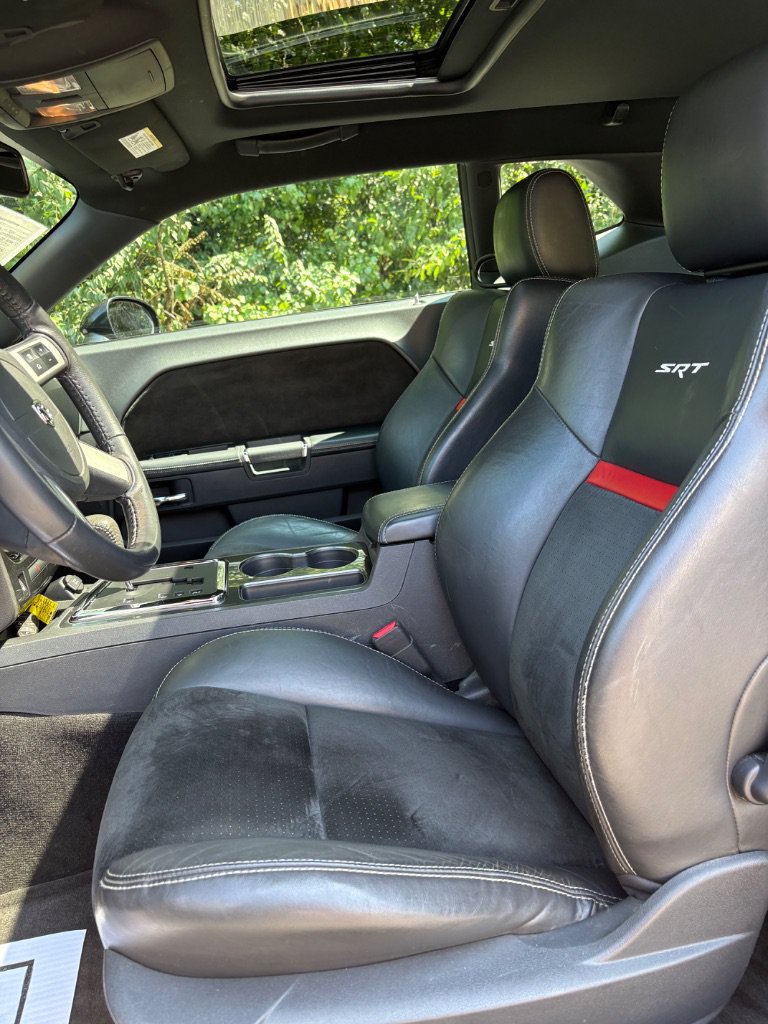 Used 2010 Dodge Challenger SRT8 RWD image 20