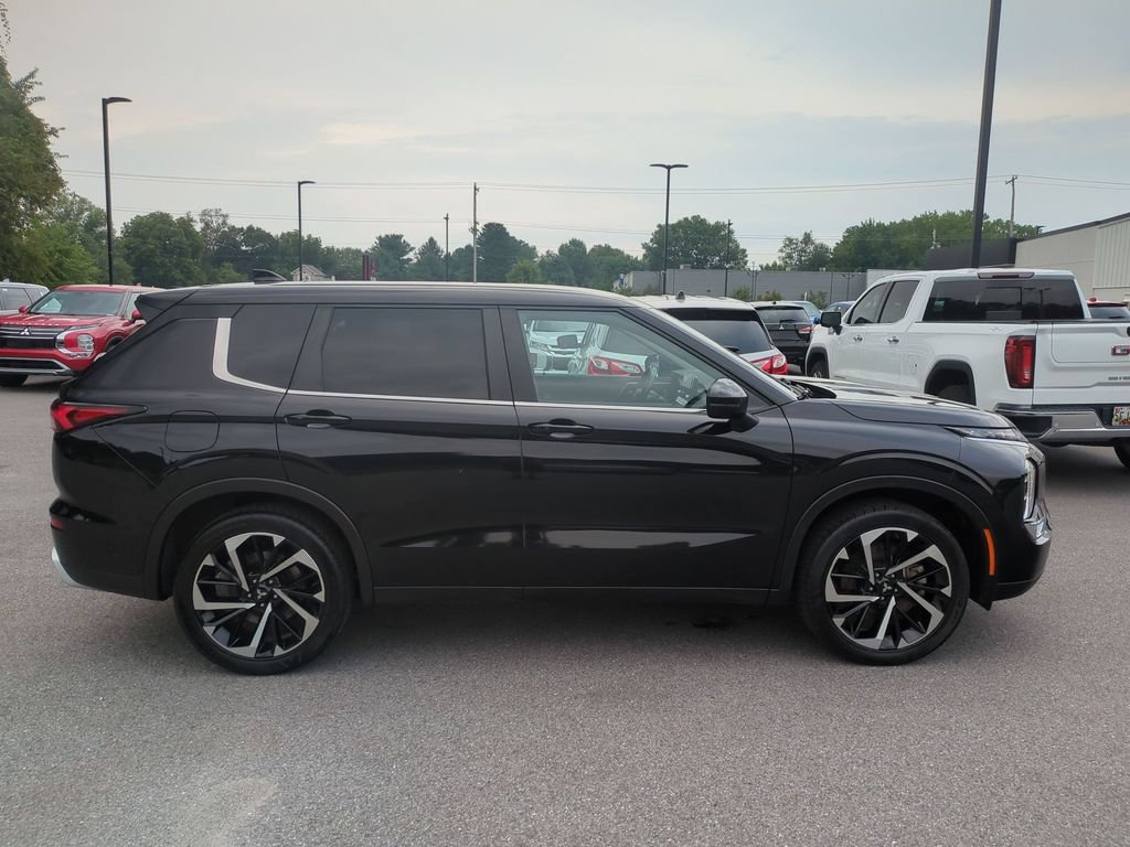 Used 2024 Mitsubishi Outlander FWD image 4