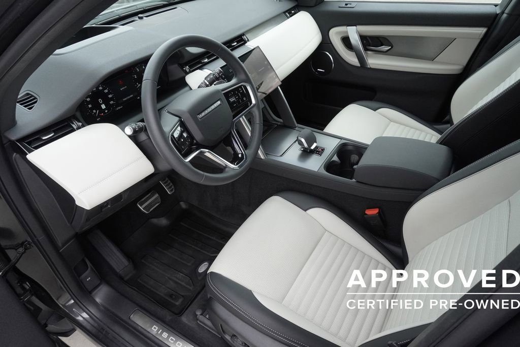Used 2025 Land Rover Discovery Sport Dynamic SE image 18