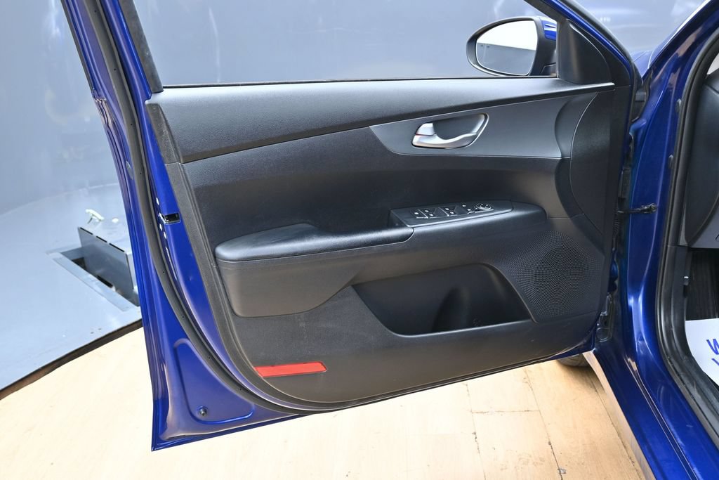 Used 2020 Kia Forte LXS FWD image 35