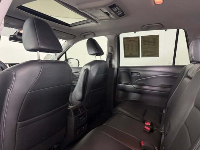 Used 2016 Honda Pilot Touring image 32