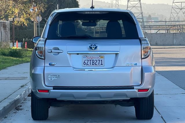 Used 2014 Toyota RAV4 EV image 5
