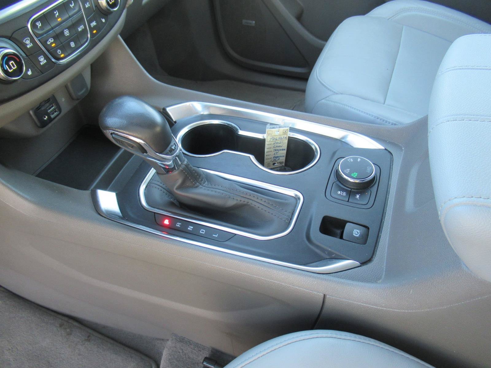 Used 2021 Chevrolet Traverse LT w/ LT Premium Package AWD/4WD image 19