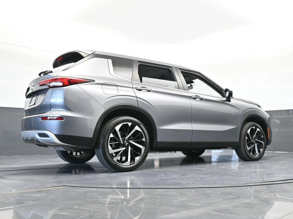 Used 2022 Mitsubishi Outlander SE image 55