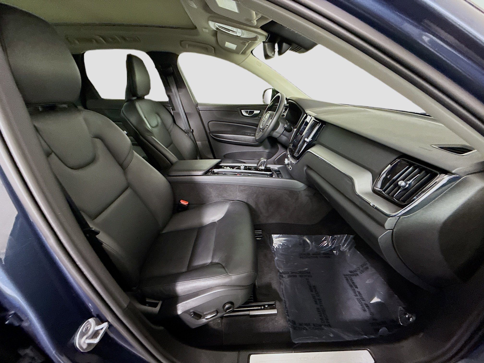 Used 2024 Volvo XC60 T8 Core image 29