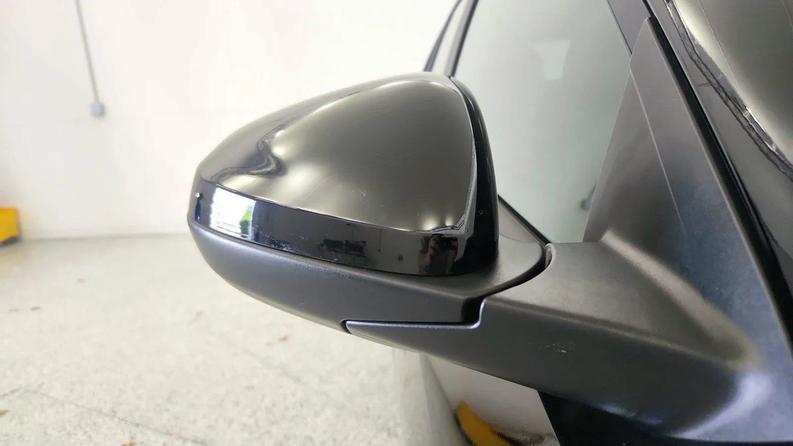 Used 2024 Chevrolet Trax RS w/ Sunroof Package FWD image 36