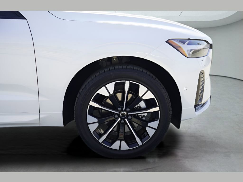 New 2026 Volvo XC60 B5 Plus w/ Climate Package PRO AWD/4WD image 3