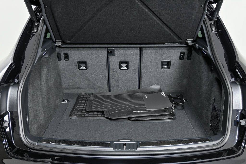 New 2026 Porsche Macan AWD/4WD image 30