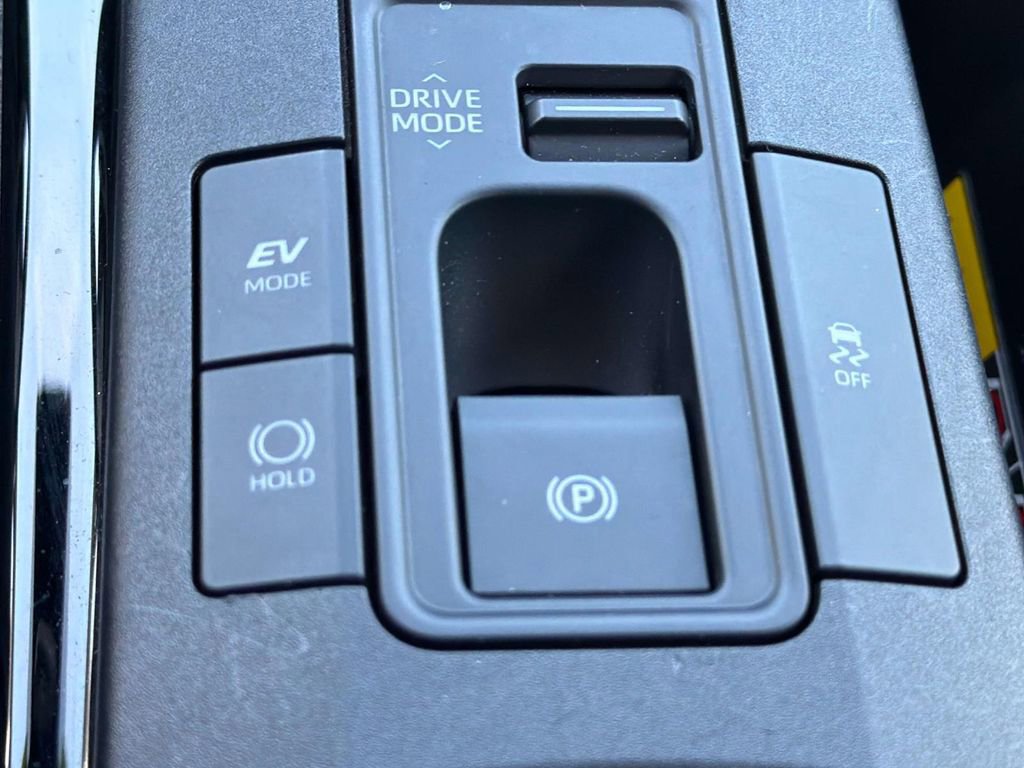 Used 2025 Toyota Prius XLE image 20