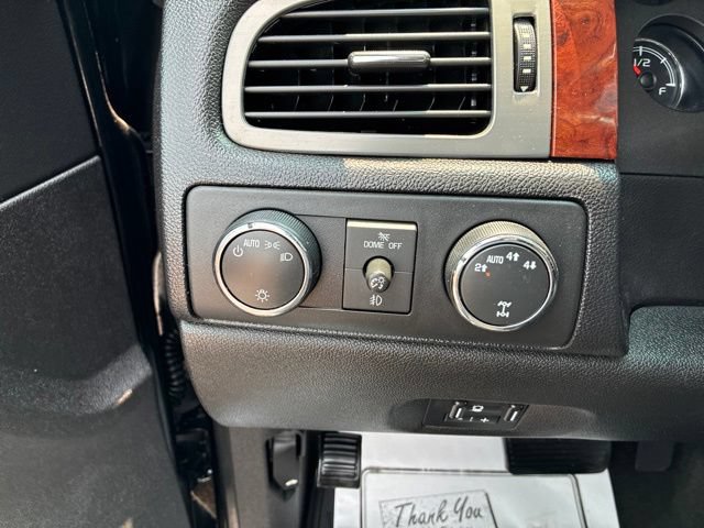 Used 2013 Chevrolet Avalanche LTZ AWD/4WD image 22
