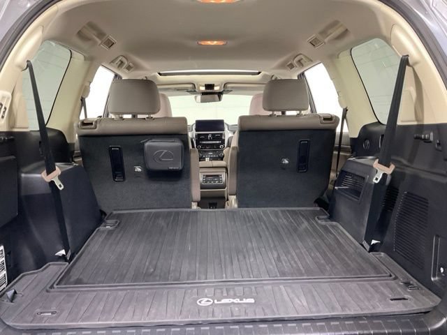 Used 2023 Lexus GX 460 Premium w/ Accessory Package AWD/4WD image 34