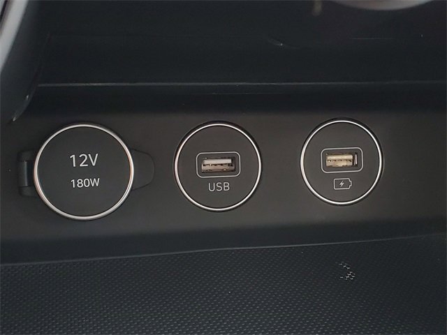 Used 2022 Genesis G70 2.0T image 22