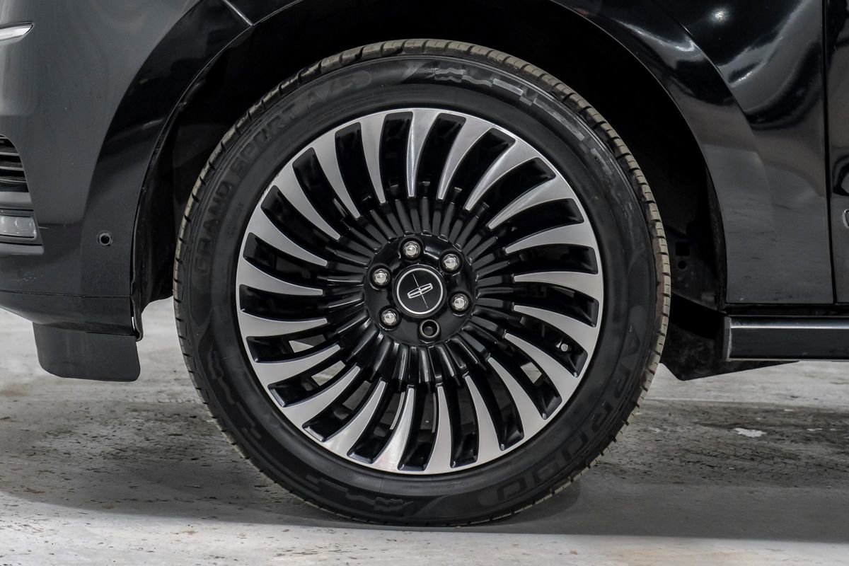 Used 2020 Lincoln Navigator Black Label w/ Cargo Convenience Package AWD/4WD image 68