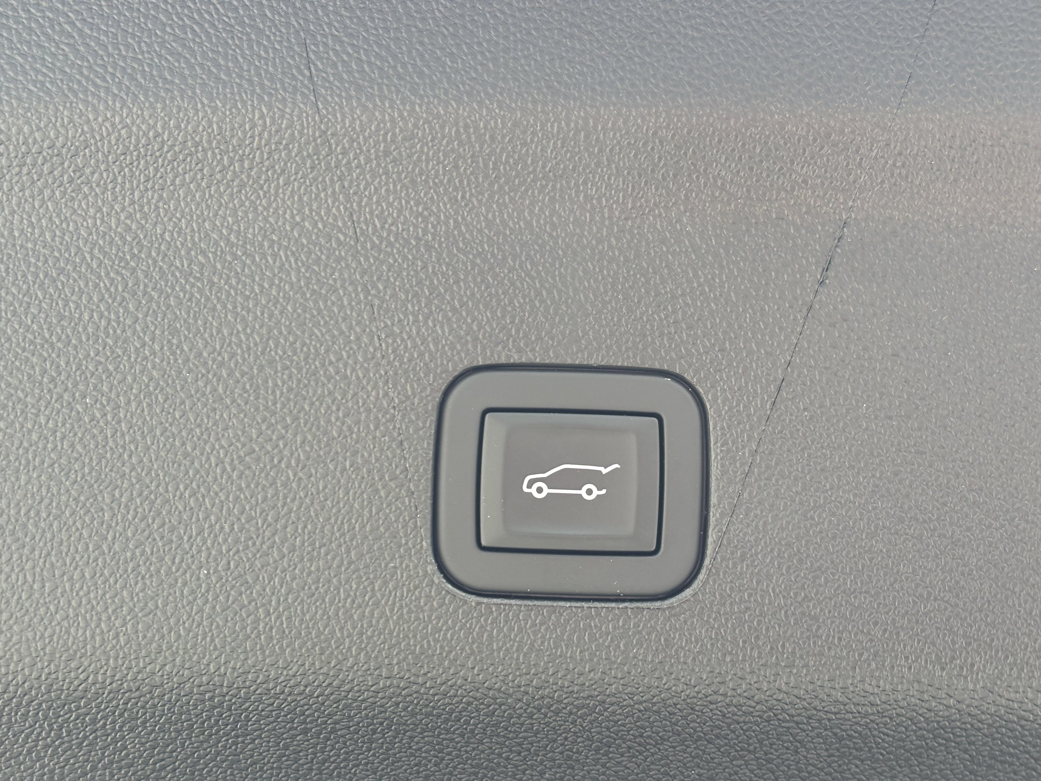 Used 2026 Cadillac Escalade ESV Platinum Luxury w/ LPO, Floor Liner Package AWD/4WD image 11
