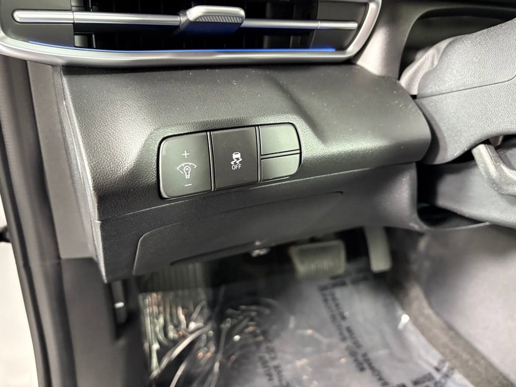 Used 2024 Hyundai Elantra SEL image 14