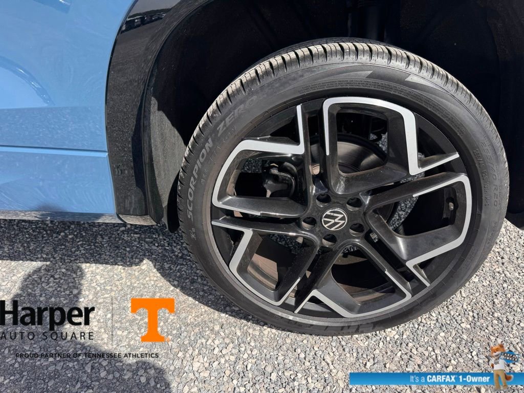 Used 2025 Volkswagen Tiguan SEL R-Line image 19