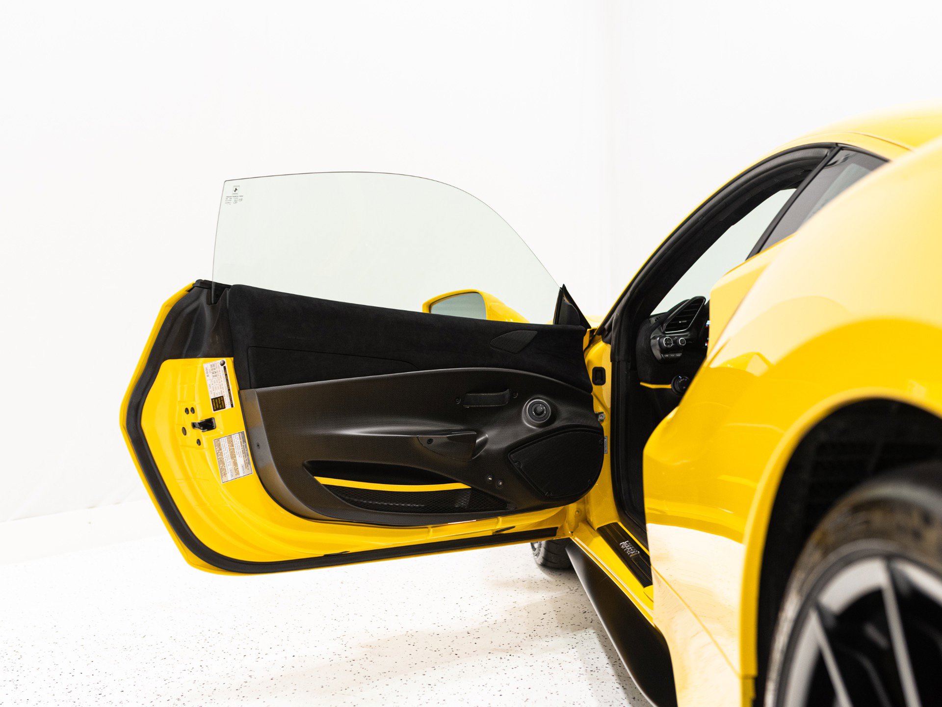 Used 2019 Ferrari 488 Pista Coupe image 23