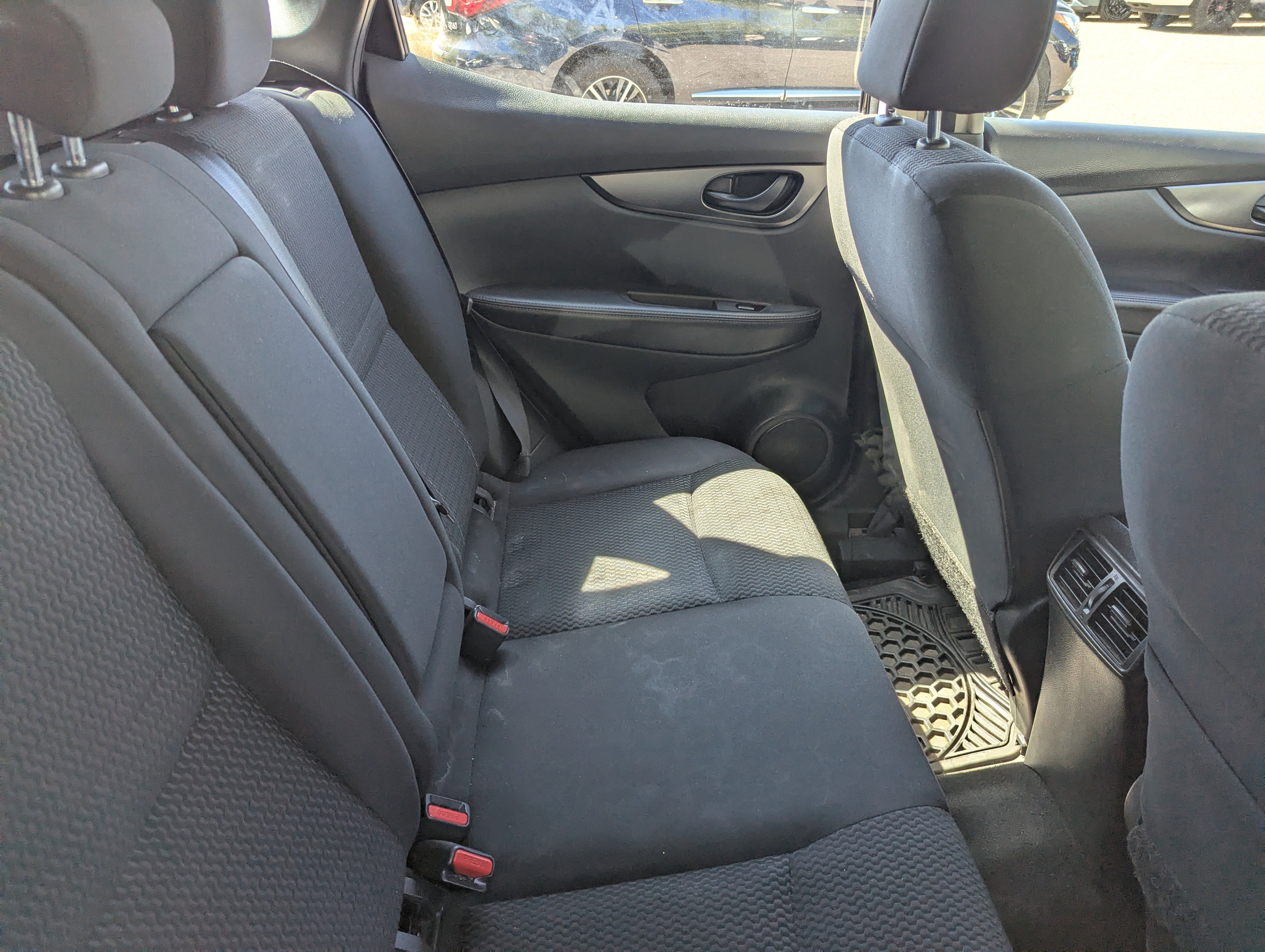 Used 2019 Nissan Rogue Sport S image 9