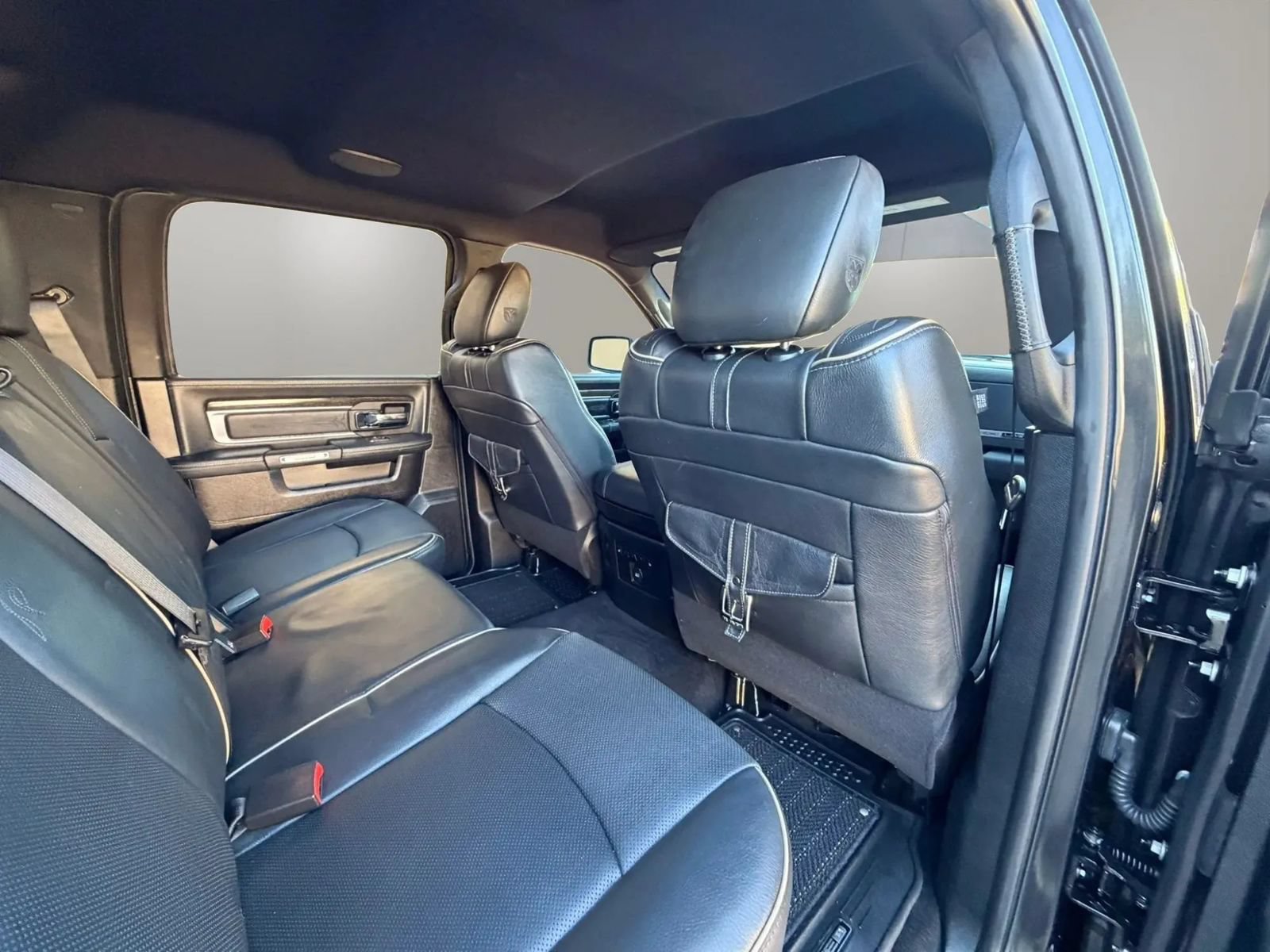 Used 2016 RAM 1500 Limited RWD image 31