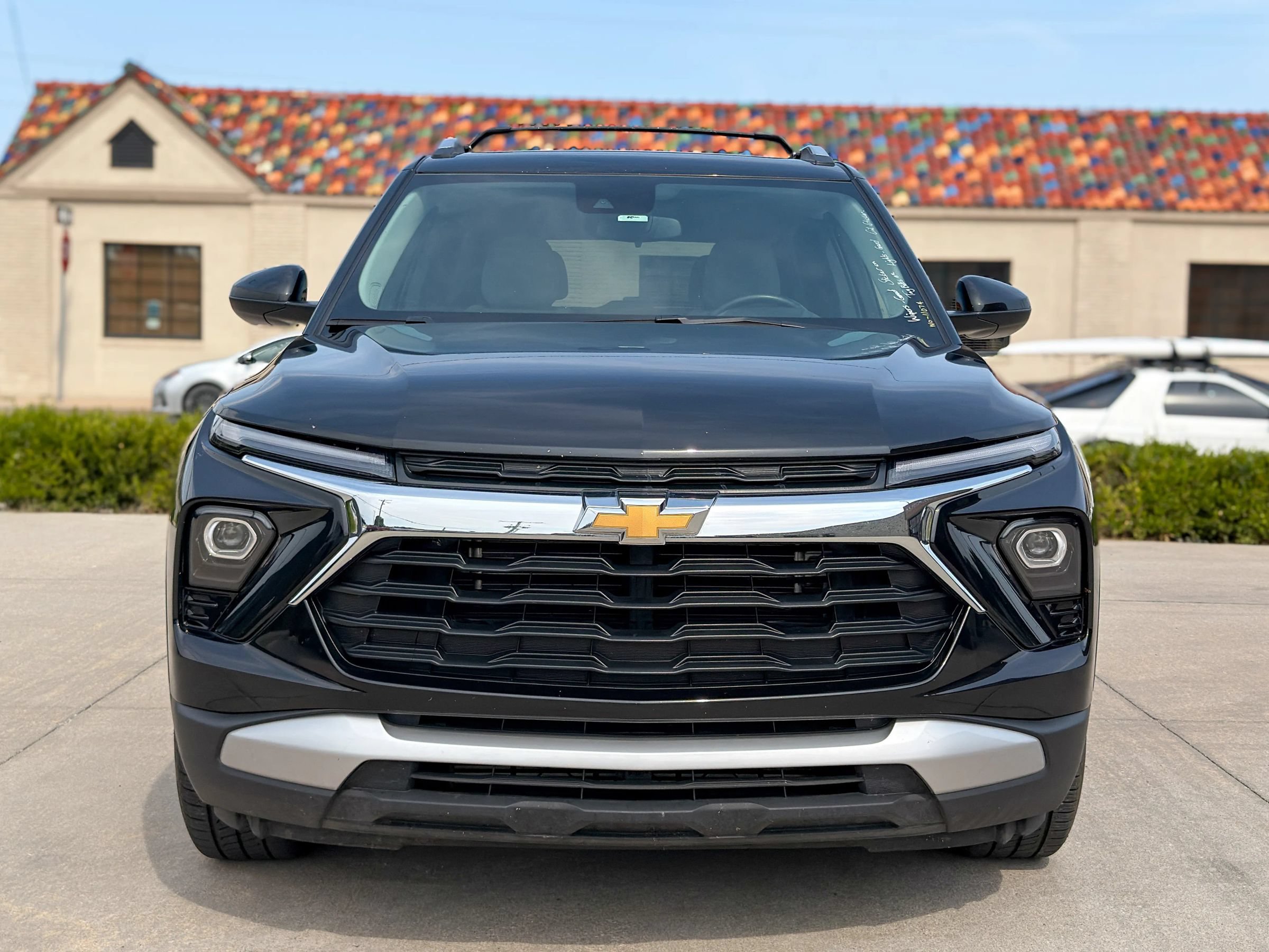 Used 2025 Chevrolet TrailBlazer LT w/ LT Cold Weather Package FWD image 2