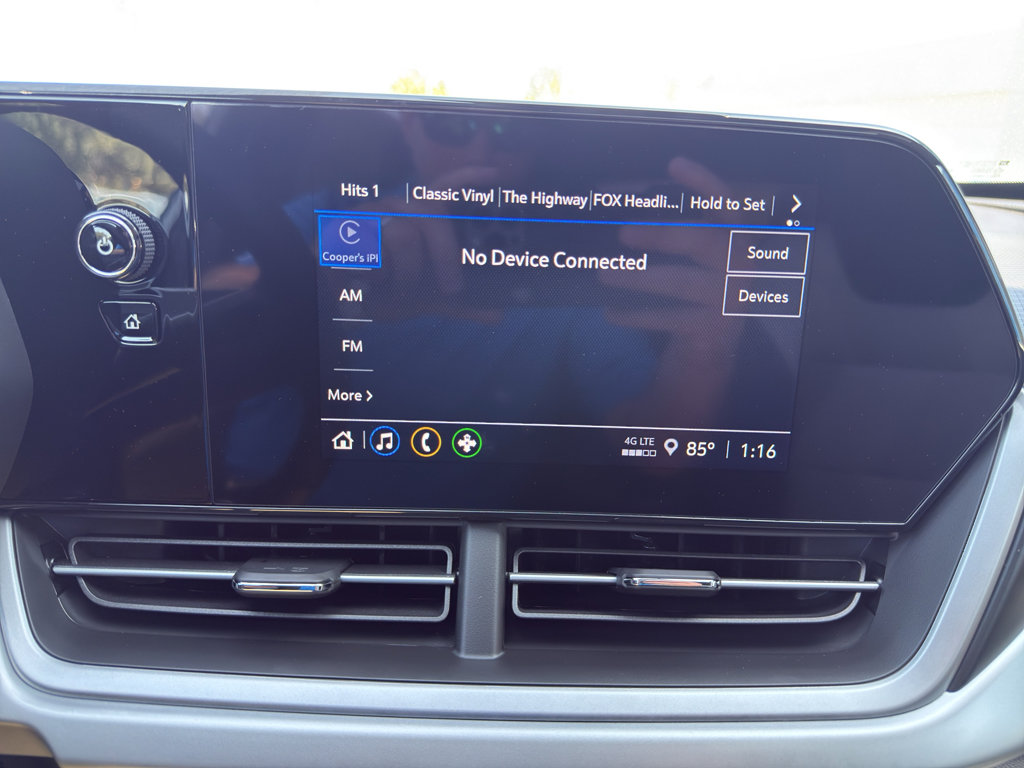 New 2026 Chevrolet Trax RS w/ Sunroof Package image 20