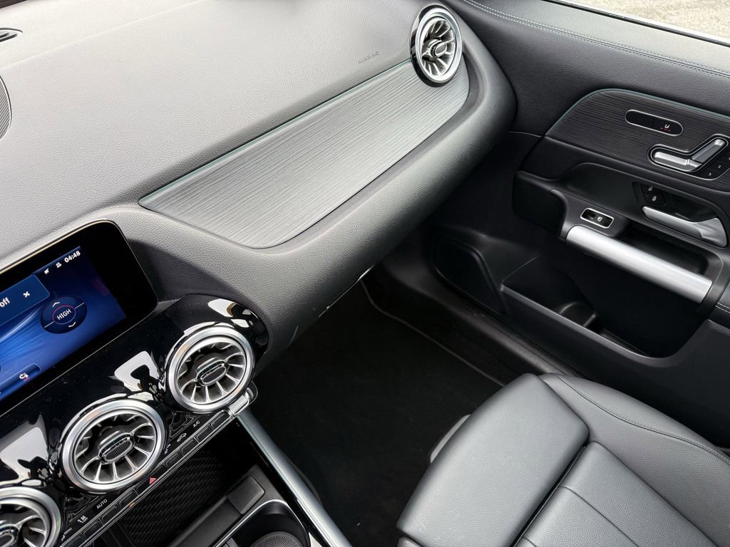 Certified 2025 Mercedes-Benz GLA 250 4MATIC image 33